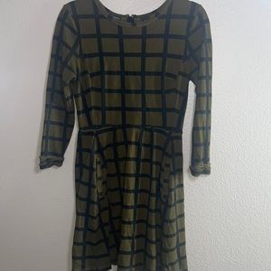 3/4 Sleeve Checkered Flowy Dress